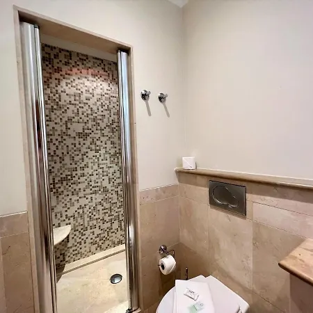 Apartment Victoria Gardens With Pool By Homing *
