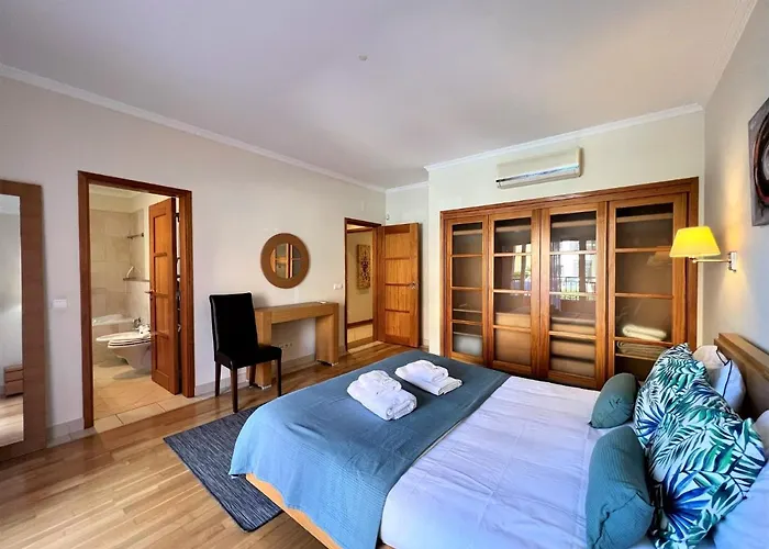 Victoria Gardens With Pool By Homing *