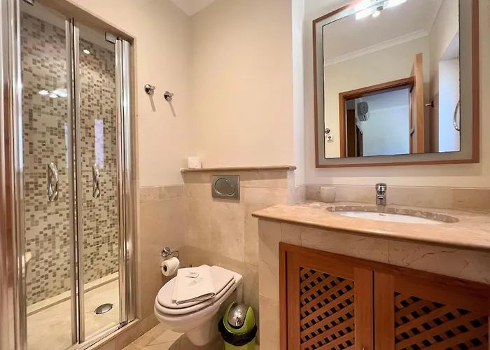 Victoria Gardens With Pool By Homing *