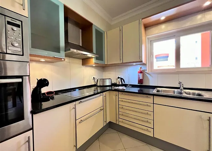 Victoria Gardens With Pool By Homing Apartment