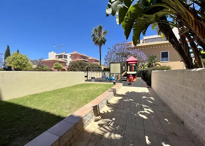 Apartment Victoria Gardens With Pool By Homing *