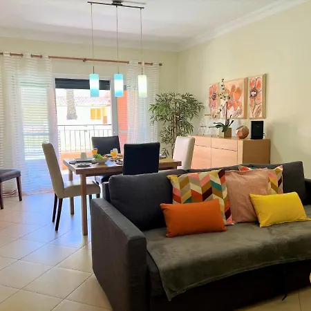 Victoria Gardens With Pool By Homing *