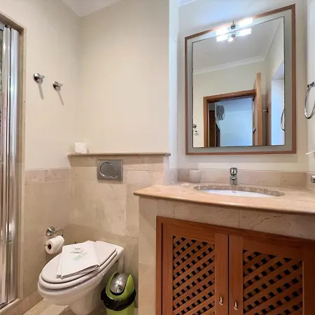 Victoria Gardens With Pool By Homing