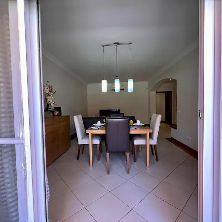 Victoria Gardens With Pool By Homing Виламура