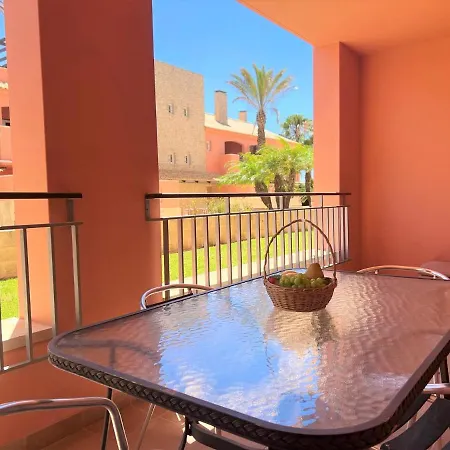 Apartmán Victoria Gardens With Pool By Homing