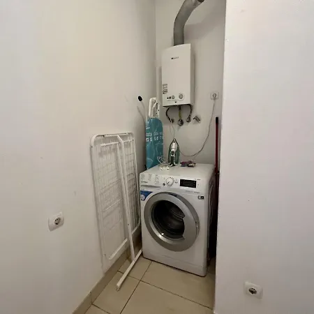 Apartmán Victoria Gardens With Pool By Homing